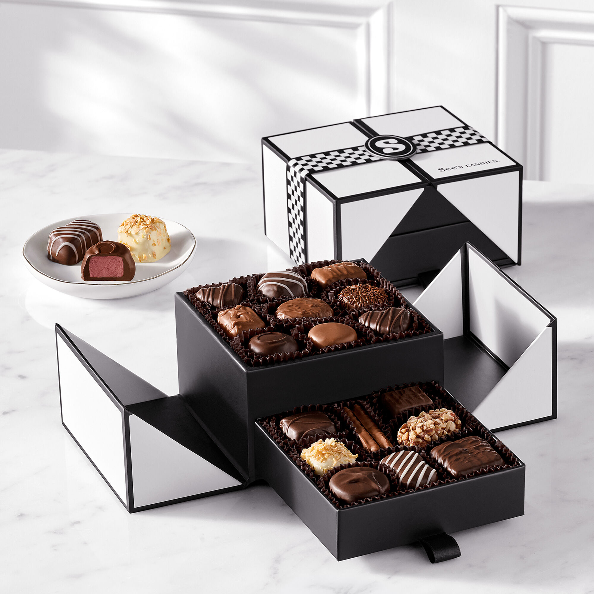 chocolate-treasures-box-511119-alt4.jpg